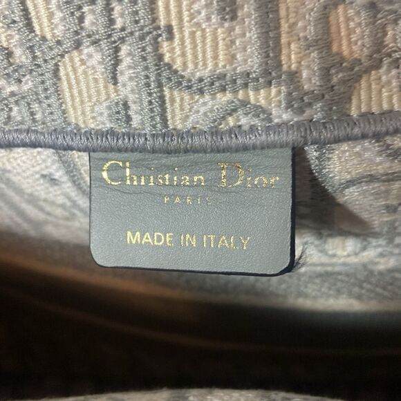 CHRISTIAN DIOR MEDIUM BOOK TOTE ECRU WHITE AND GRAY OBLIQUE EMBROIDED W/ COA - Picture 4 of 10